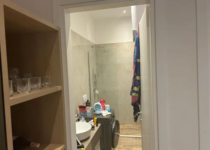 Private House With Balcony アパート