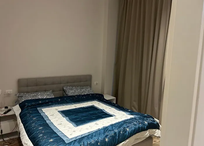 Private House With Balcony ゴーレム