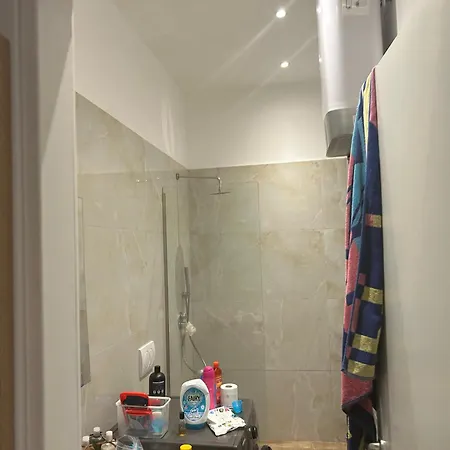 Apartman Private House With Balcony Golem