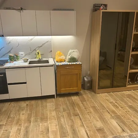 Apartman Private House With Balcony Golem